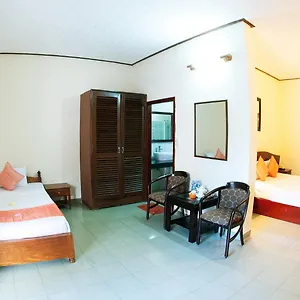 resort-palmira-beach-spa.hotelsphanthiet.com/