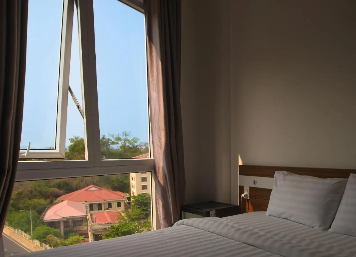 Отель Khach San Cliffhouse Нячанг